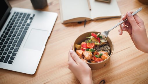 昼食補助は給与扱い？福利厚生として計上するためのポイントとは